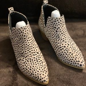 BRAND NEW Jolimall Leopard Booties size 7